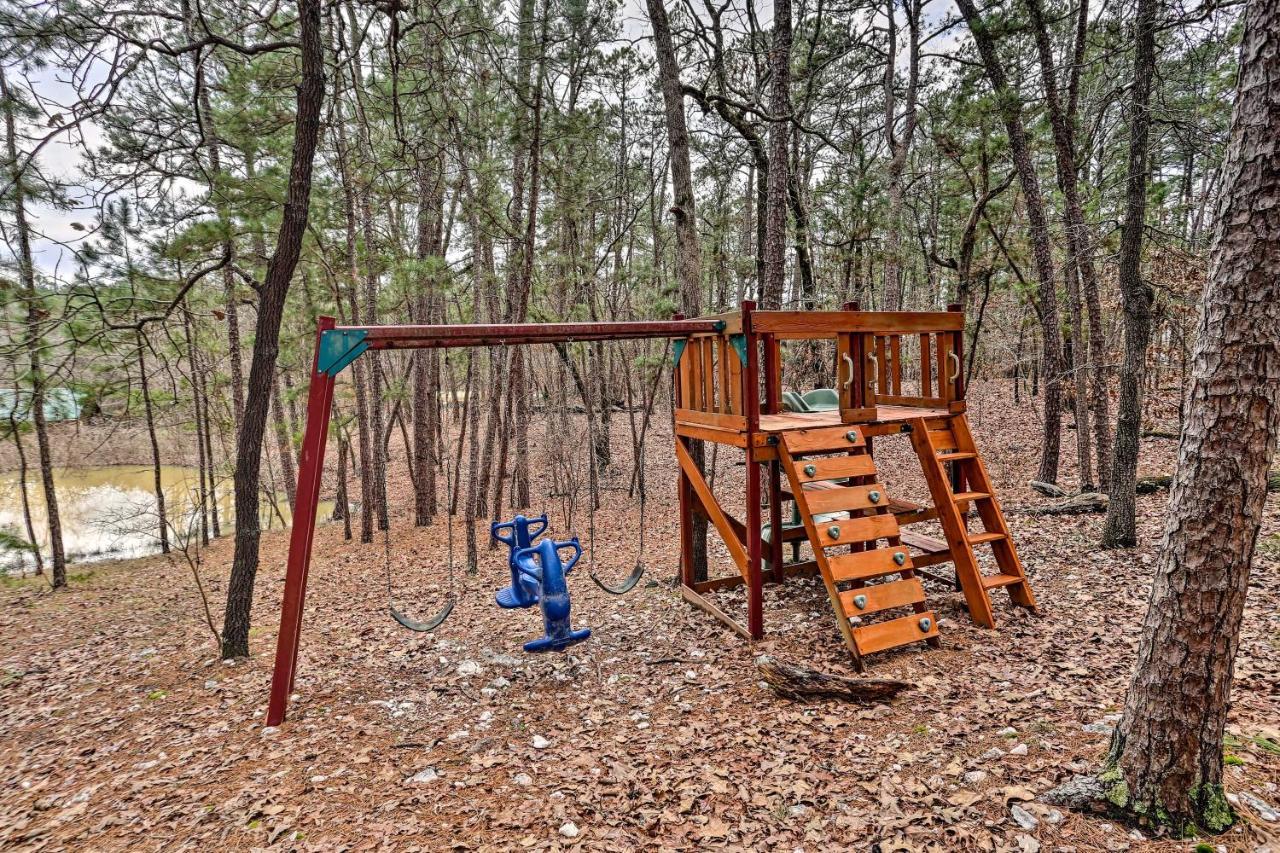 Broken Bow Log Cabin With Fire Pit, Pond, And Deck! Exterior photo